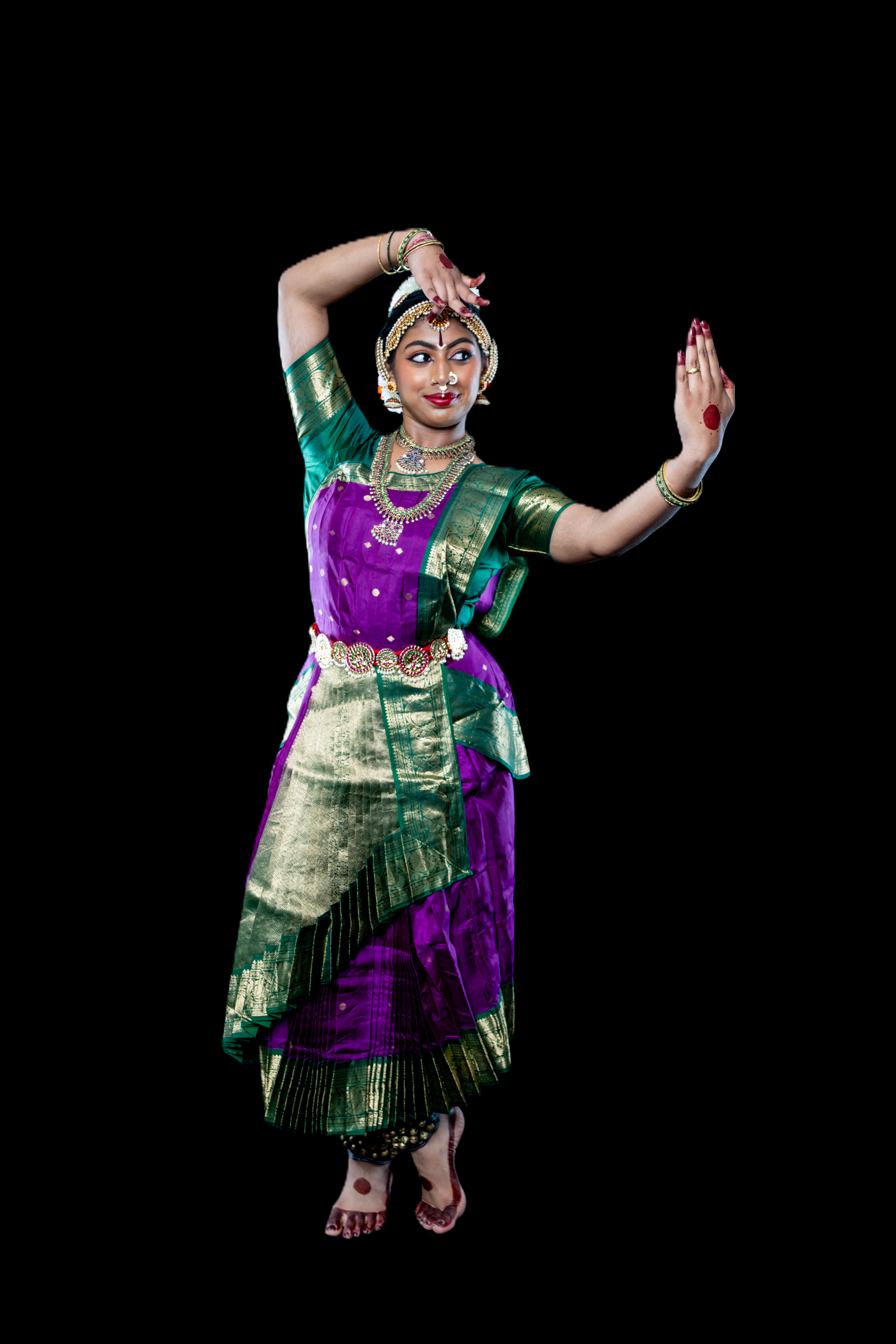 Diya performing Bharatanatyam